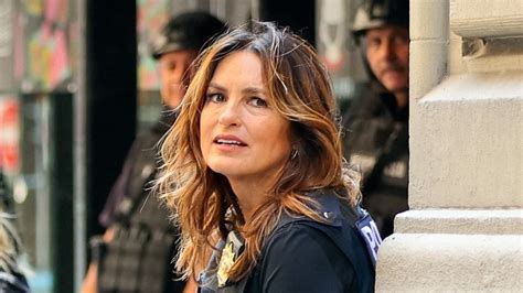 Law And Orders Mariska Hargitay Shares Tear Jerking Tribute To Former Co Star I Will Miss You