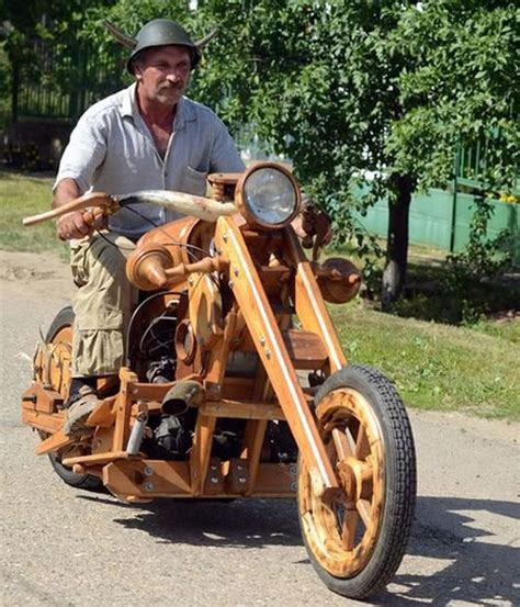Istvan Puskas Introduces Wood Made Motorcycle Vikingbags