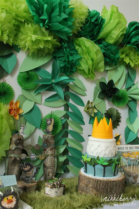 Instead,max tames the wild things and is made their king. A lot of different textures here! where-the-wild-things ...