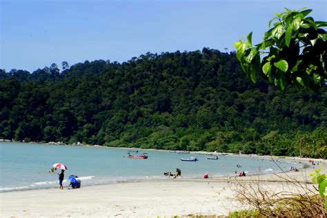 Mesra chalet terletak di pantai peranginan teluk senangin di lumut perak darul ridzuan. It's All About Me: Teluk Senangin, Lumut, Perak.