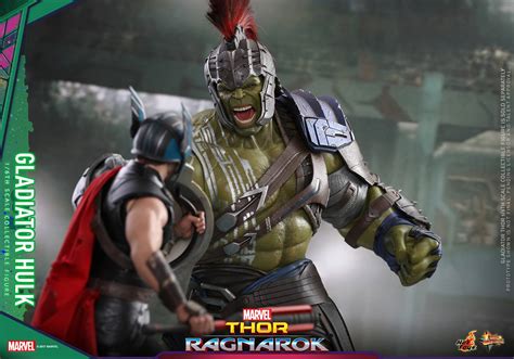Hot Toys Thor Ragnarok Gladiator Hulk Figure Facing Off With Thor Lyles Movie Files