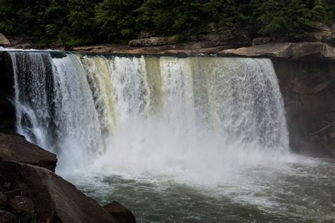 5 Must See Waterfalls In Kentucky Serial Photog Waterfall
