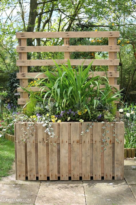 Wood pallets have been around for decades as mechanisms. Garden DIY: Upcycled pallet planter & patio privacy screen ...