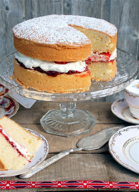 Splendid Days Victoria Sponge Cake