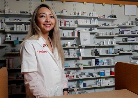 Hmong pharmacist Zoua Yang opens Wausau Family Pharmacy