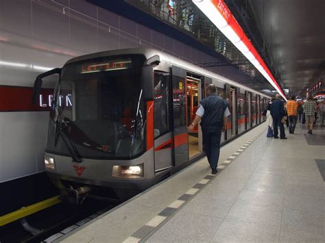 Metro atocongo metro breña metro canadá metro chorrillos metro garzón metro gamarra metro la molina metro pershing metro plaza norte metro puruchuco metro retablo metro san juan de agenda ahorro metro martes. LINKA C - PRAŽSKÉ METRO