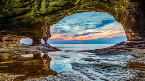 Höhle im Uferschutzgebiet Pictured Rocks National Lakeshore Oberer See