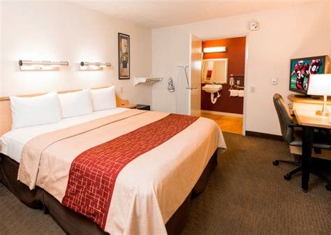 Forget circling the block, red roof inn has plenty of nearby parking options. Red Roof Inn | Cheap Pet Friendly Hotel In Milford, CT ...