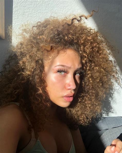 Yasmeen Nicole On Instagram “enjoy Your Self” Dyed Curly Hair Brown Curly Hair Colored Curly