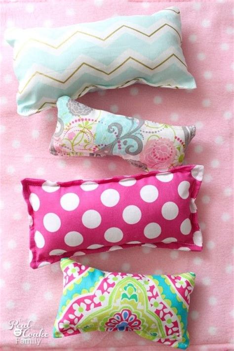 This pillow is not only a cute decoration for your room, but it is also really comfortable. Simple to Sew Small Pillows ~ Activities for Kids | Sewing ...
