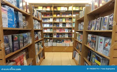 The Aisle In Bookstore Editorial Photo Image Of Bookshelf 190284776