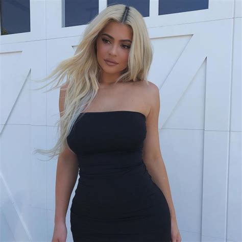 The Black Dress From Kylie Jenner On His Account Instagram Kyliejenner