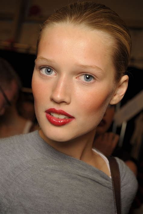 There are already 22 enthralling, inspiring and awesome images tagged with toni garrn. Picture of Toni Garrn