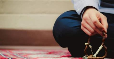 Lafadz atau bacaan serta do'a guna untuk memohon ampunan kepada allah subhanahu wata'ala ketika kita melakukan kesalahan atau kekhilafan tidak. Bacaan Dzikir dan Wirid setelah Sholat Fardhu Lengkap ...