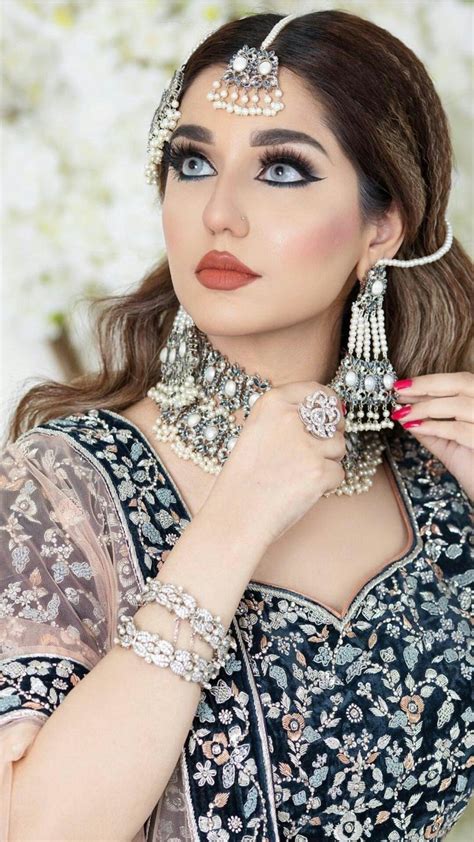 Bridal Makeup Images Bridal Makeup Wedding Bridal Hair And Makeup Pakistani Bridal Makeup