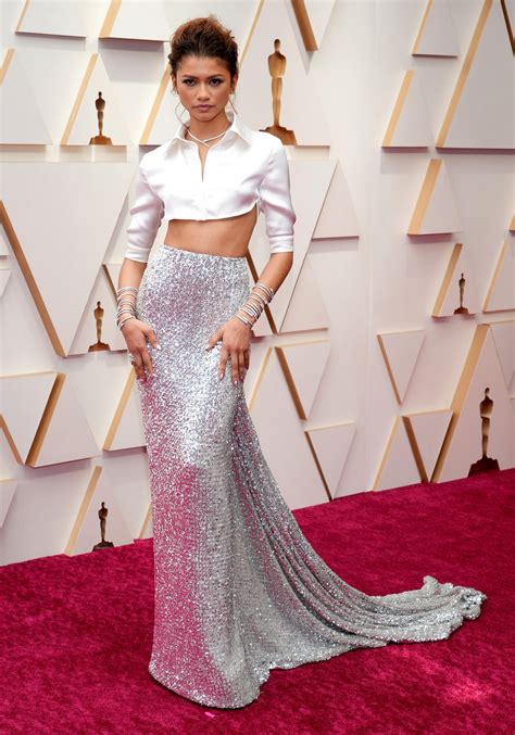 Zendaya Just Wore A Crop Top On The Oscars 2022 Red Carpet—see Photos