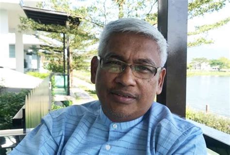 Dr abdul aziz bari who is also a dap member had his statement recorded at the gombak district police headquarters for his role over a rally that took place outside the gate of international islamic. Aziz Bari yakin PH kekal tadbir Perak | Astro Awani