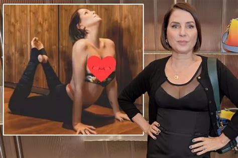 Sadie Frost Shows Off Flexibility With Impressive Yoga Pose As She