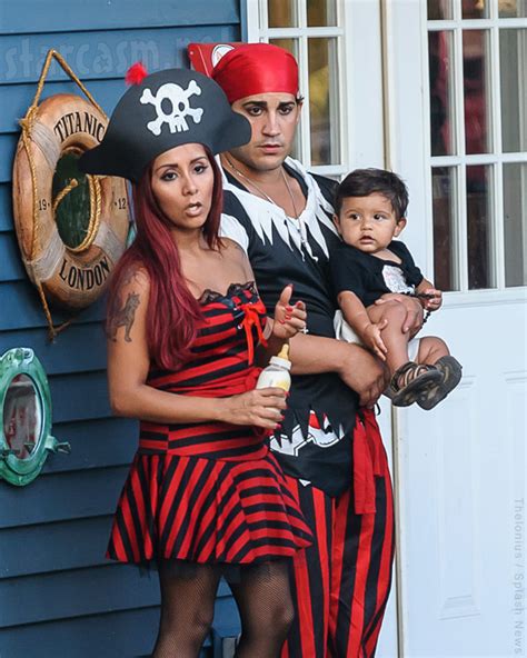 photos snooki and jionni throw lorenzo a pirate costume party with jwoww and roger