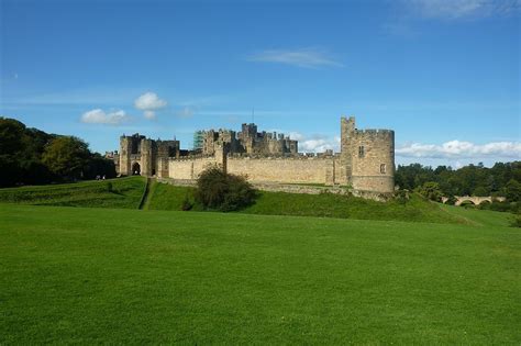 Category:Alnwick Castle | Alnwick castle, Castle pictures, Castle