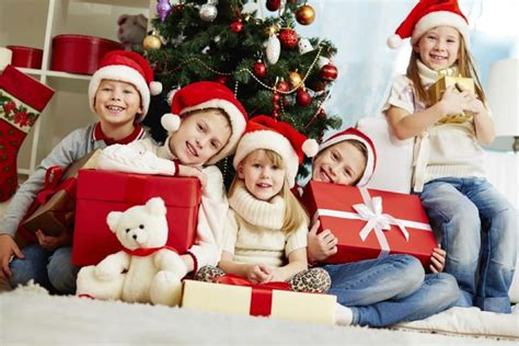 ¿cómo Contarles Qué Es La Navidad A Los Niños Miramami