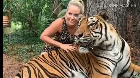 Tiger Treat Woman Like The Leader Their Pride Youtube