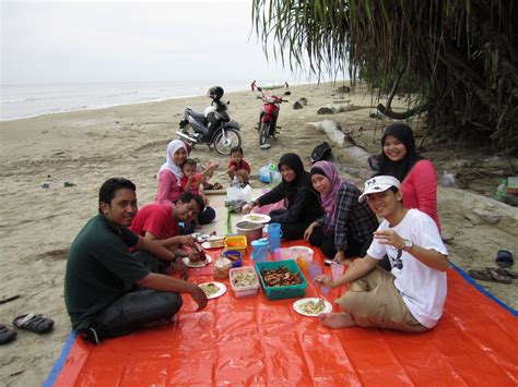 Kami akan pergi berkelah di pantai cherating. Aktiviti Berkelah di Pantai Kampung Penat, Oya.. | Coretan ...