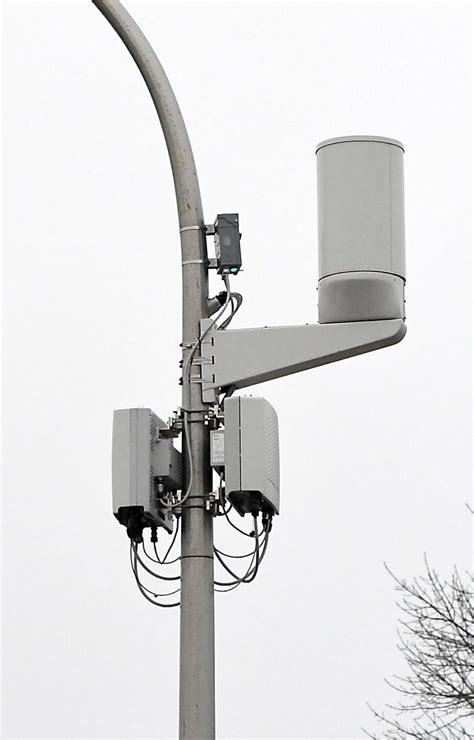 Street Light Poles To Double As Mini Cell Towers News