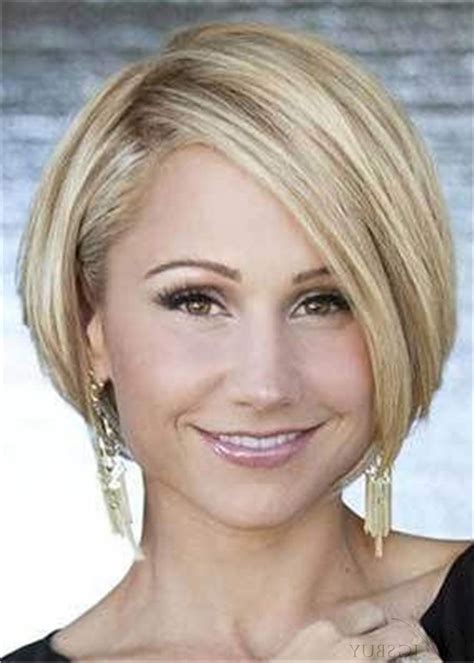 Short flip haircut for a round face reminiscent of dido back in the day, with a bit more flip, this choppy hairstyle is full of life. Short Flip Haircut - Blonde Short Hairstyles for Women ...