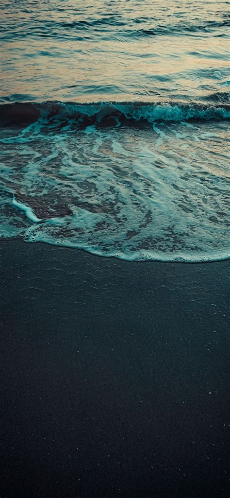 Ocean Waves Crashing On Shore During Daytime Iphone 11 Wallpapers Free
