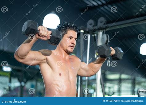 Handsome Adult Caucasian Men Sweating While Lift Up The Dumbbell