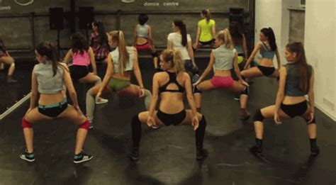 Hot Russian Girls Twerking Video Will Be The Best Part Of Your Day