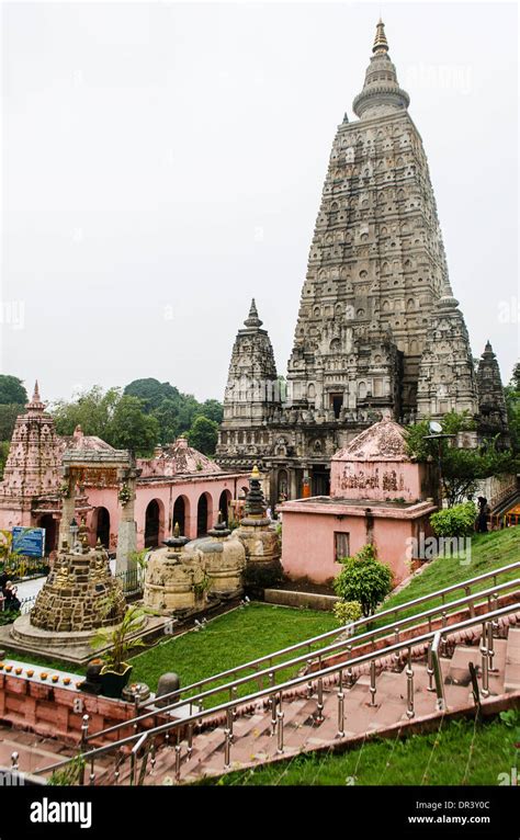 Bodhgaya Temple India Hi Res Stock Photography And Images Alamy