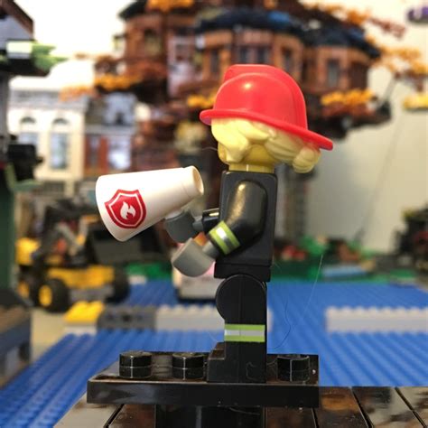 Lego 71025 Cmf Series 19 Firefighter Minifigure Brick Land