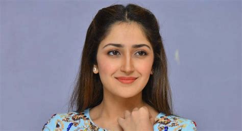 Sayyeshaa Saigal The Story Behind The Height Weight Age Career And Success World Celebrity