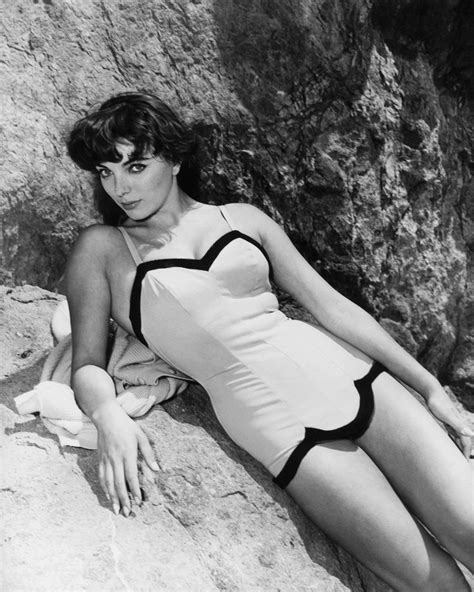 Joan Collins Sultry Look 1950s Pin Up In Swimsuit On Beach 12x18 Poster Moviemarket