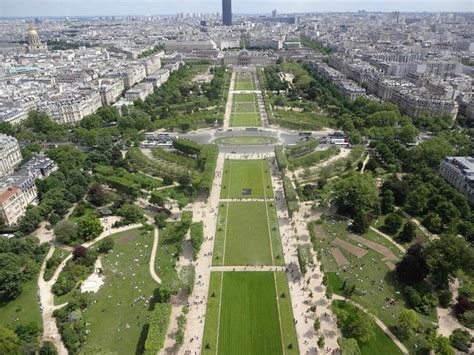 Parc Du Champ De Mars París Lo Que Se Debe Saber Antes De Viajar