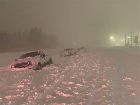 Blizzard Closes Highways Drops Nearly 20 Inches Of Snow On Duluth