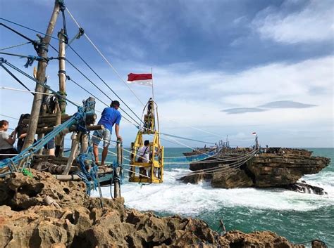 Tempat menarik di yogyakarta, indonesia ini mempunyai megahingan chakra dengan ketinggian 48 meter. #7 Tempat Menarik Di Yogyakarta yang Sering Pelancong ...