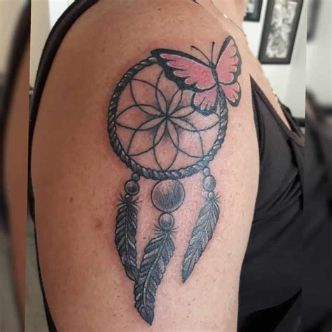 Anishinabe tribe of america, also called the chippewa tribe and the ojibwa tribe of canada, have been attributed for designing this unique craft called dreamcatcher. 125 Magical Dreamcatcher Tattoos With Meanings
