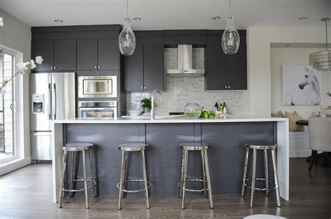 Grey and marble modern kitchen. Modern Gray Kitchen with Round Chrome Counter Stools ...