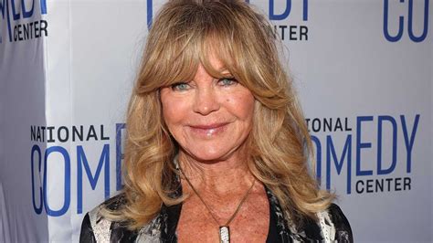 Goldie Hawn 78 Looks Sensational In Unseen Swimsuit Photos Surrounded