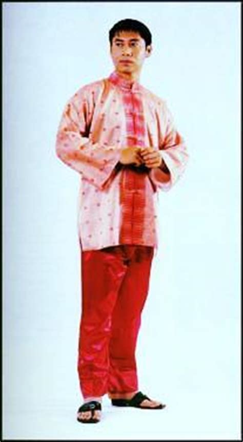 Pakaian tradisional masyarakat cina lelaki 1.samfoo membawa maksud 'baju dan seluar' dalam bahasa dialek kantonis. Heritage and Culture in Education