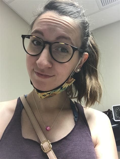 [26 F] Been Waiting 30 Minutes In The Doctors Office Selfie