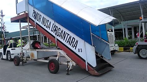 It is the biggest city and port on the island of timor. BANDARA INTERNASIONAL ELTARI KUPANG, INDONESIA - YouTube
