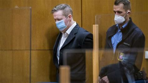 Deutsche Tageszeitung Hauptangeklagter In L Bcke Prozess Regierungspr Sident Bei Ermordung