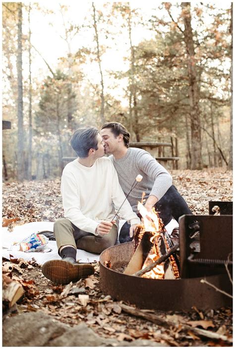 Cozy Campfire Couple Shoot In Arkansas Love Inc Maglove Inc Mag