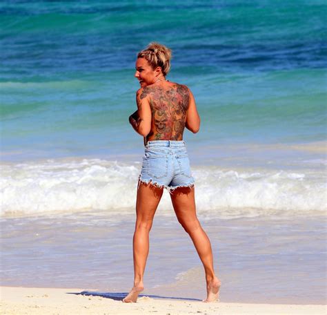 Blanka Lipińska topless na plaży w Meksyku Zaprezentowała ogromny