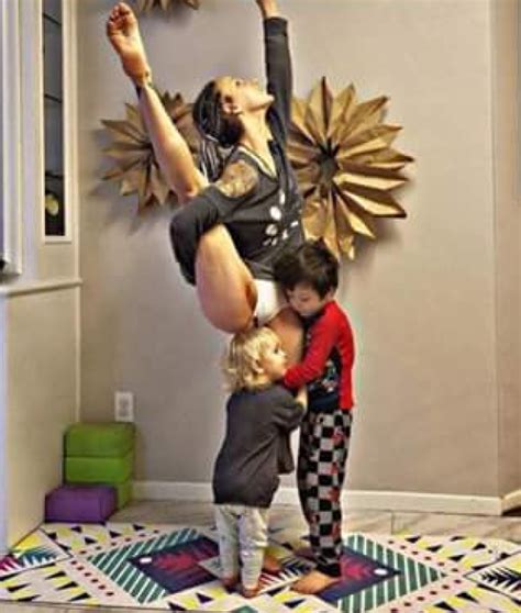 Meet The Mum Who Freebleeds And Breastfeeds While Doing Yoga