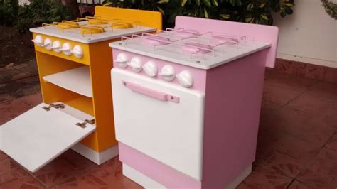 Mesas y sillas con estilo para que esté bien sentado a la mesa y disfrute de la comida. Cocina De Madera Para Niñas Y Niños - $ 45.000 en Mercado ...